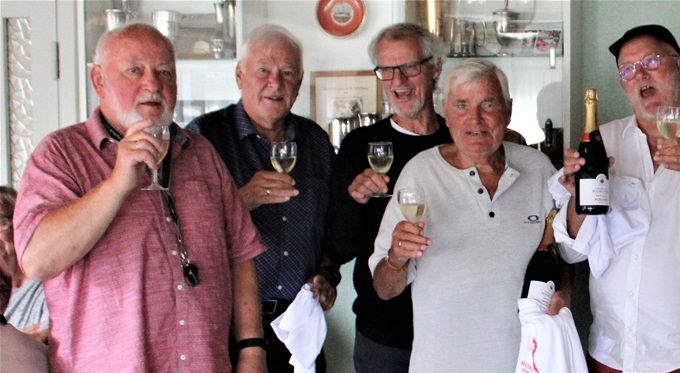 Vinderholdet med dommerne