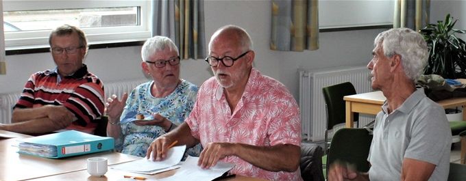Bestyrelsen og dirigenten er samlet